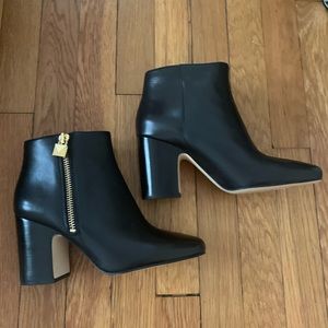 Michael Kors Sheila bootie black leather 7 new